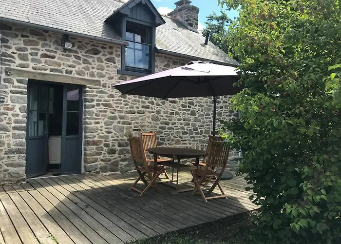 Maisonnette Au Pied Du Mont Dol
